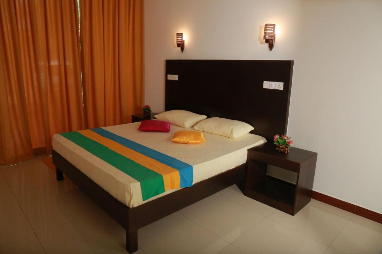 Jayaa Beach Talpe Luaran gambar